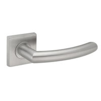 Deurkruk Donna rond 20mm haaks op vierkant rozet geborsteld RVS