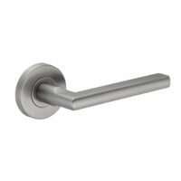 Deurkruk Stella rond 12,5mm haaks op rozet geborsteld gun metal PVD gecoat