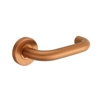 Deurkruk Valentina rond model u 20mm haaks op rozet brons geborsteld PVD gecoat
