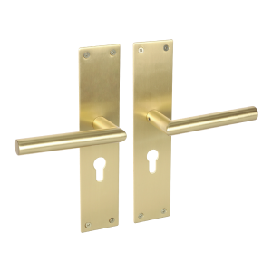 Deurklink Milano op schild voor profielcilinderslot met ronde klink geborsteld messing